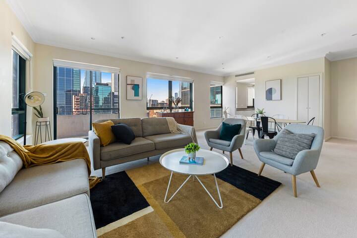 3 Bedroom, 4 Queen Bed, CBD Gem! gallery image 4