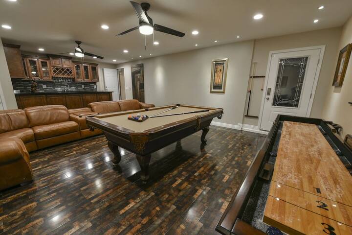 Awesome Game Room w/ Private Pool & Spa gallery image 3