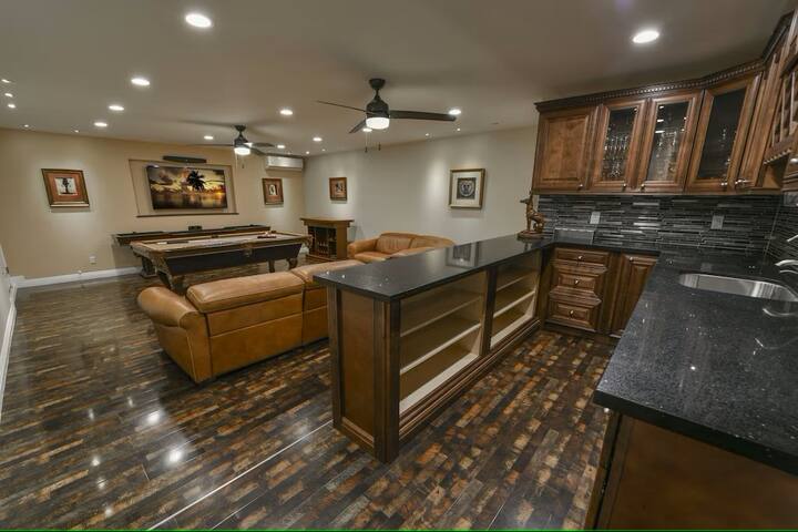 Awesome Game Room w/ Private Pool & Spa gallery image 4