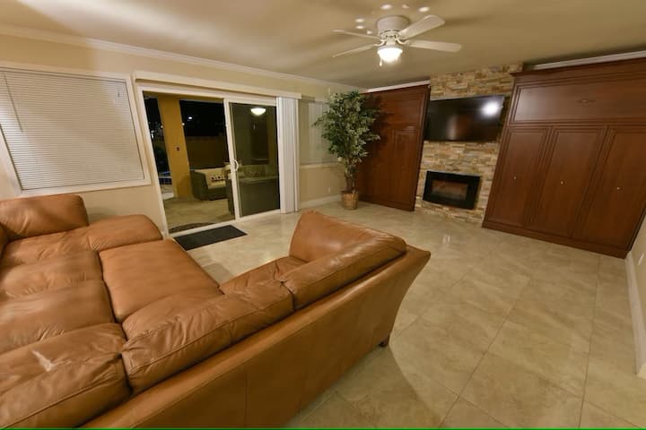 Incredible Home W/ Pool & Spa + Strip Views! - Las Vegas Strip, NV