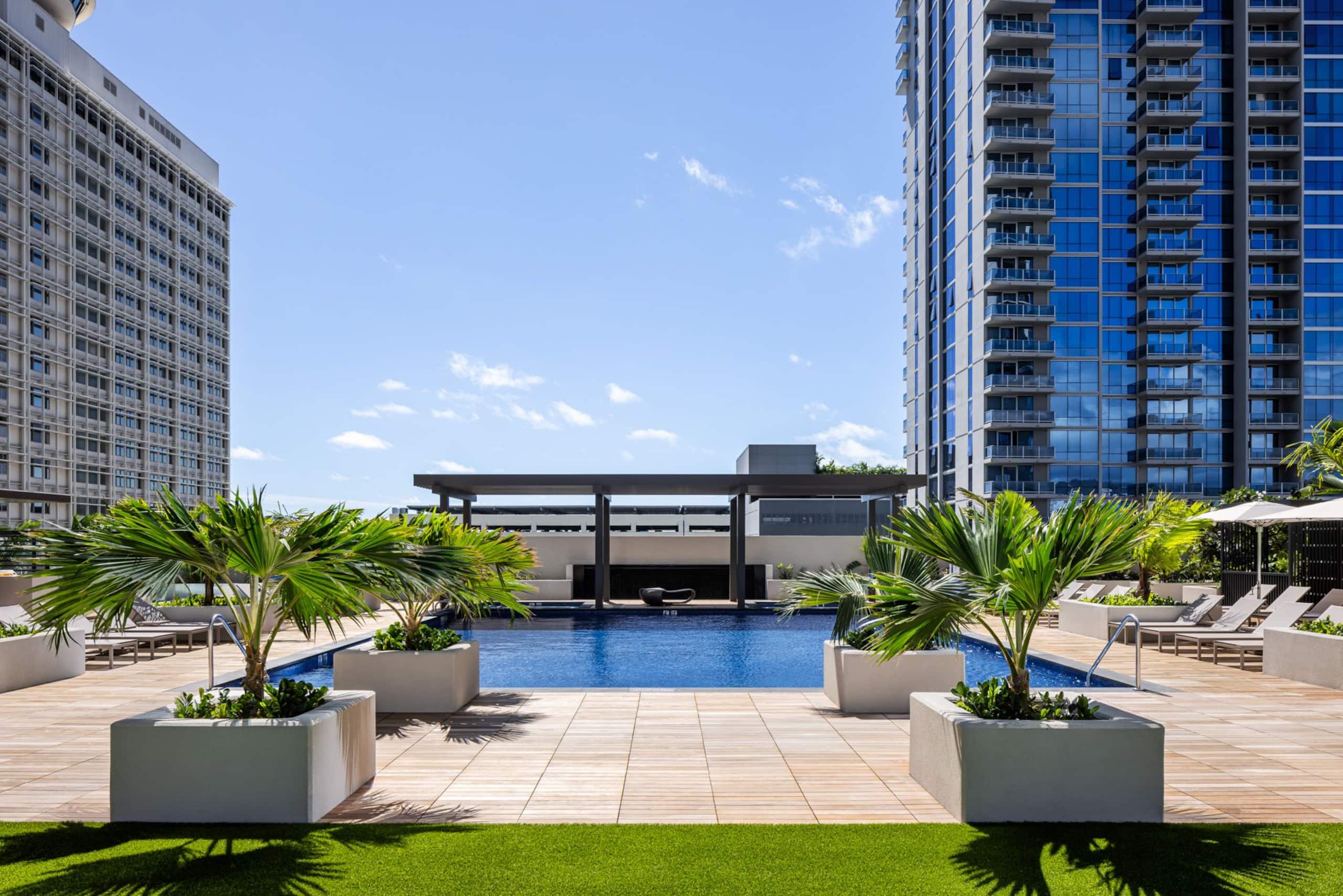 Condo in Honolulu · ★5.0 · 2 bedrooms · 2 beds · 2 baths - Image 13