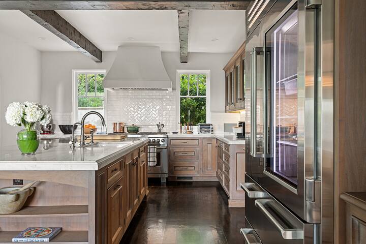 Luxury Hollywood Hills Retreat gallery image 4