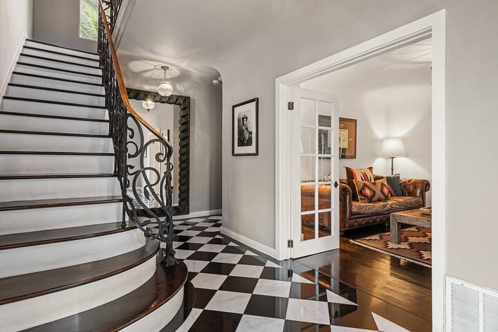 Luxury Hollywood Hills Retreat gallery image 5