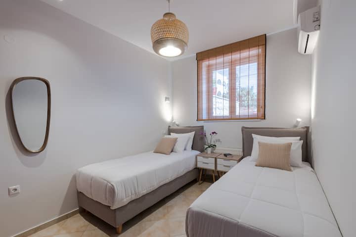 Спалня с единични легла