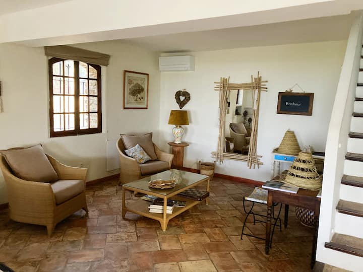 Villa Provençale Climatisée, Piscine Chauffée - Le Plan-de-la-Tour