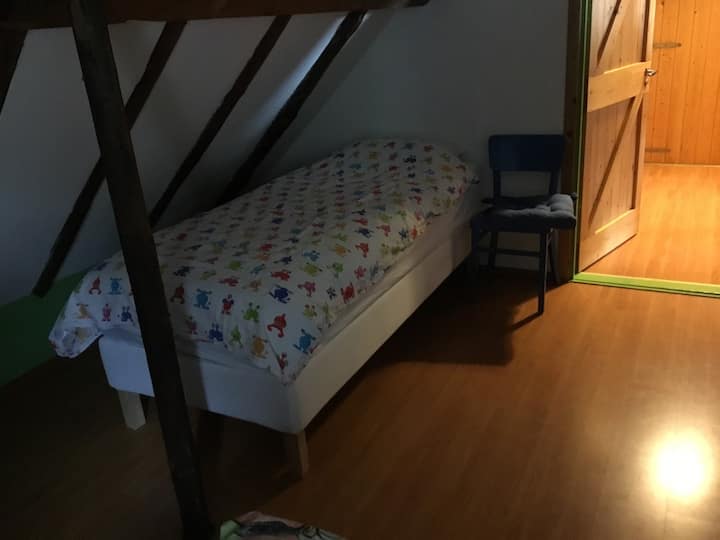 Desať lôžok Boxspring. 5 spální.