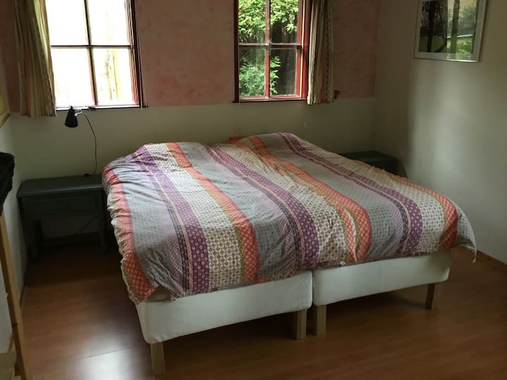 Desať lôžok Boxspring. 5 spální.