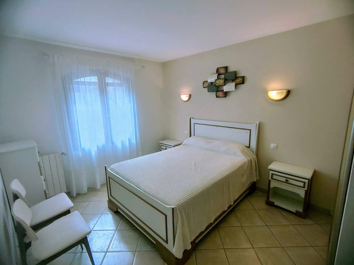 საძინებელი 1