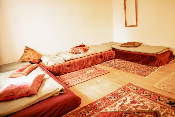 חדר 4 - Maisonette, ללילה משותף ונעים לילדים או לחברים. יש עד 4 מחצלות בודדות.