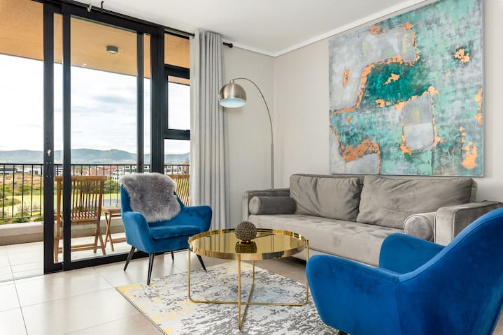 Power Backup-Next to Mall-WatersEdge 2-Bedroom Apt