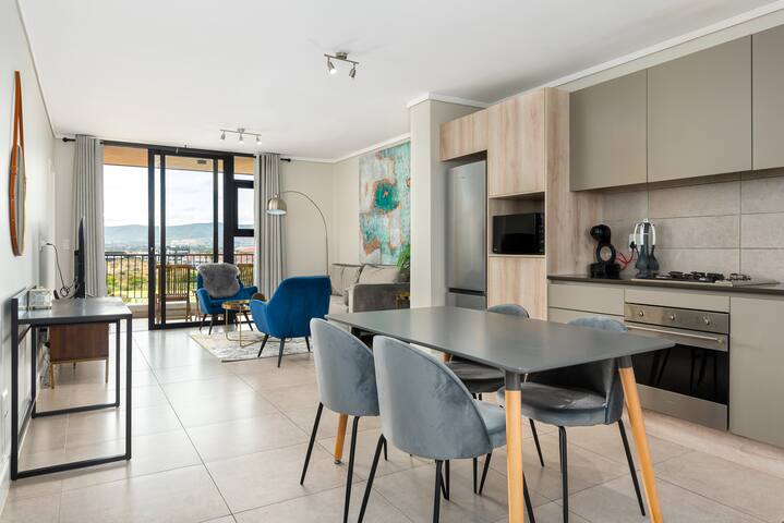 Power Backup-Next to Mall-WatersEdge 2-Bedroom Apt gallery image 4