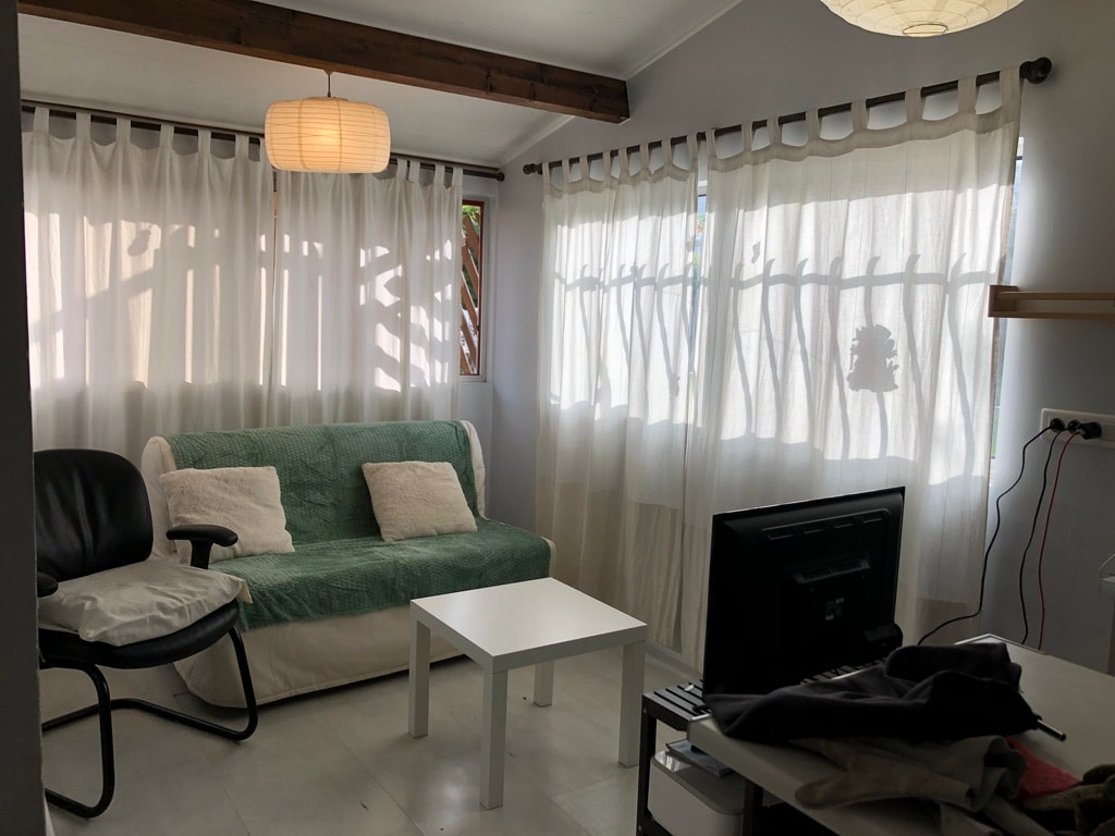 Top performing Airbnb: 3 rooms, terrace, parking in Gennevilliers