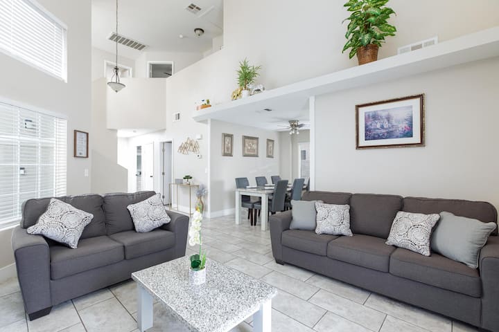 Vegas Modern Home – Relaxed Stay