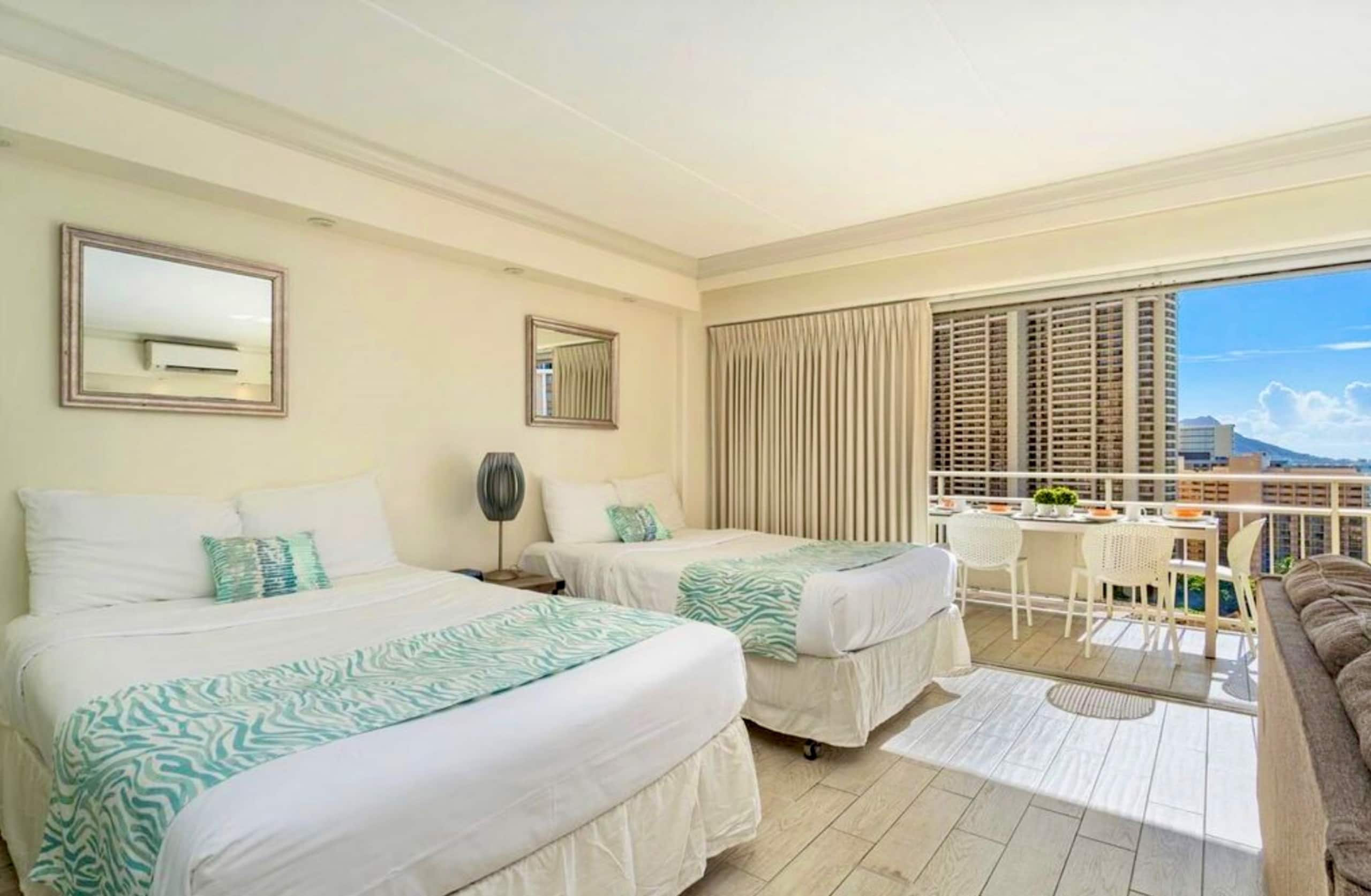 Fireworks & OceanView @ Ilikai Resort FREE Parking - Image 15