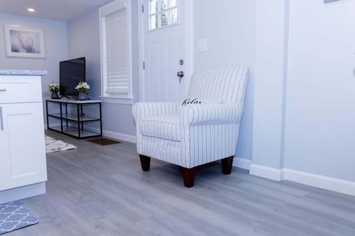 Newly Renovated Cozy Apartment! - Foxborough, MA