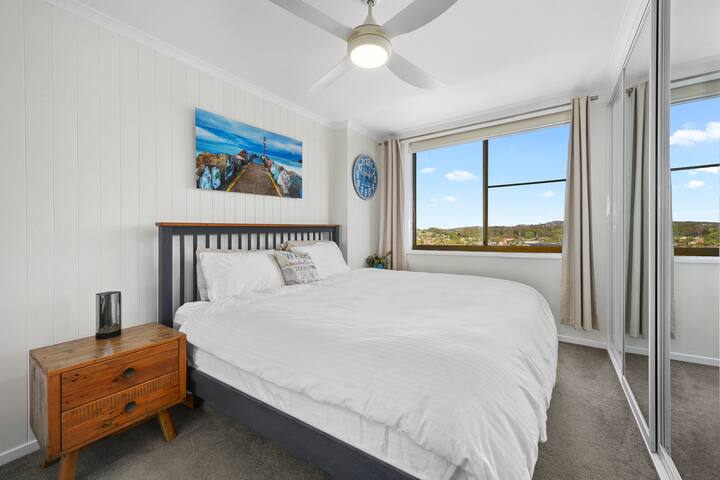 Beachfront luxury; ocean views gallery image 5