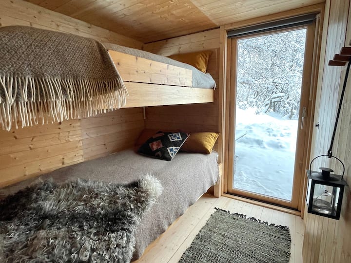 חדר שינה 3 עם מיטת קומתיים (מיטה בגודל 120 ס"מ במיטה התחתונה)