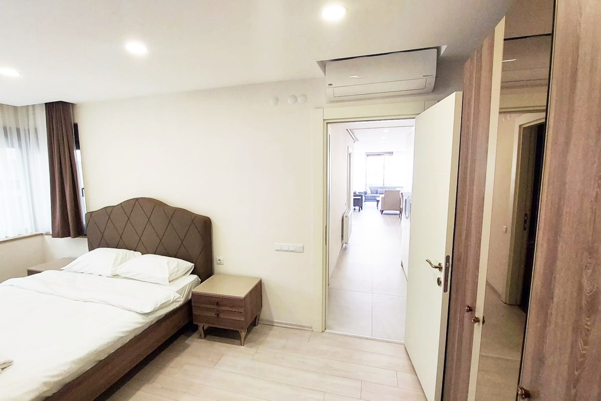 DORMITORIO Y BAÑO PARA PADRES