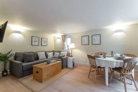 Successful Airbnb property: Cosy Peaceful Self Contained Home in Montpellier in Cheltenham