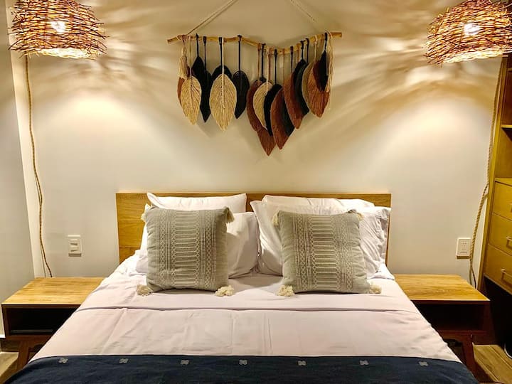 Recamara con cama queen size