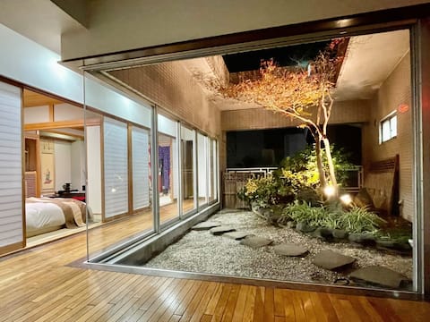 [Exclusive Japanese Garden] 130 ㎡/1400ft2, near Ikebukuro/Shinjuku/Shibuya!There are many restaurants in front of a convenience store, 5 minutes on foot from the station