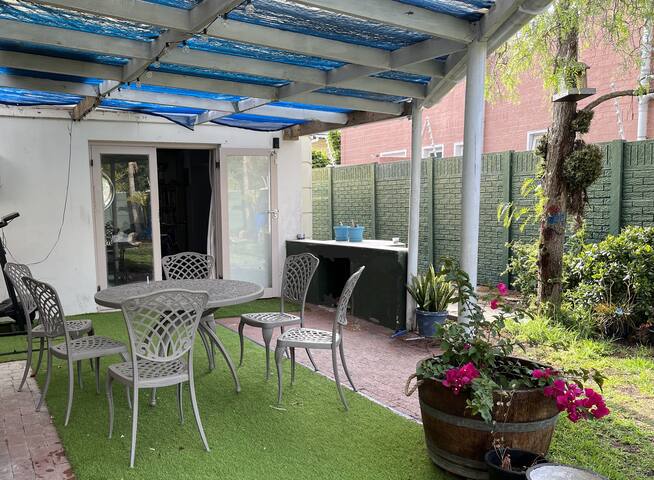 Family home in Plumstead gallery image 2