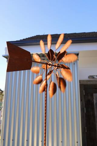 Manly Coastal Retreat 6-8 guests gallery image 4