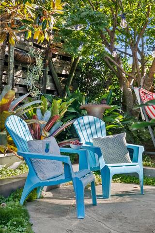 Manly Coastal Retreat 6-8 guests gallery image 2