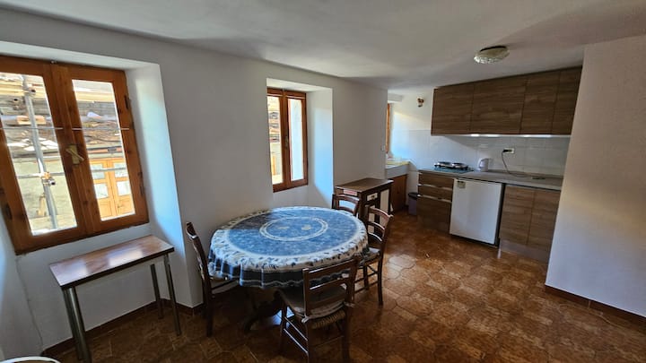 Appartamento In Valle D'aosta - Champorcher