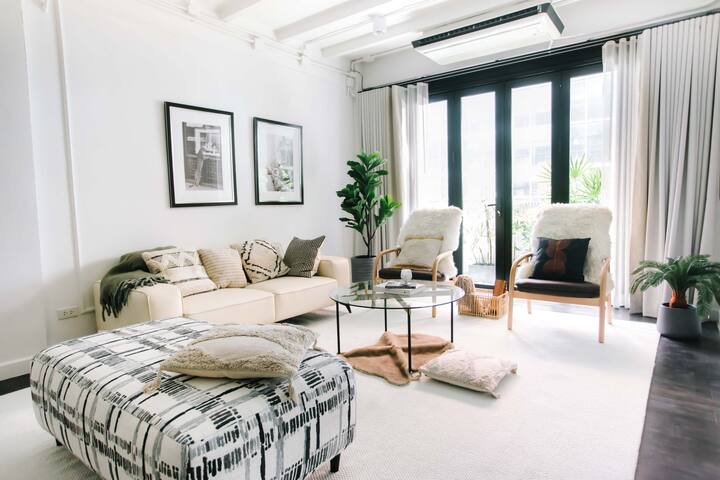 wari A. 3BR Luxe Suite 30 sec. to Phloenchit BTS gallery image 2