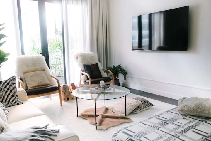 wari A. 3BR Luxe Suite 30 sec. to Phloenchit BTS gallery image 5