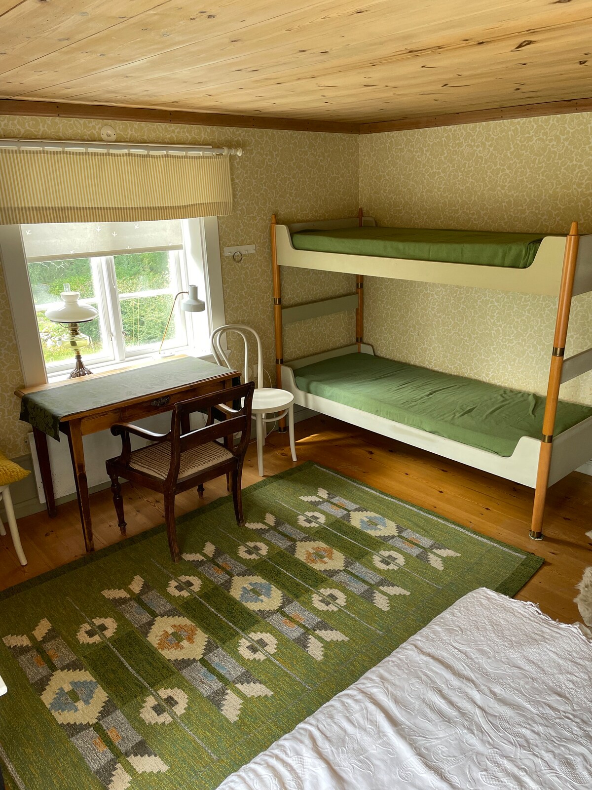 საძინებელი 4