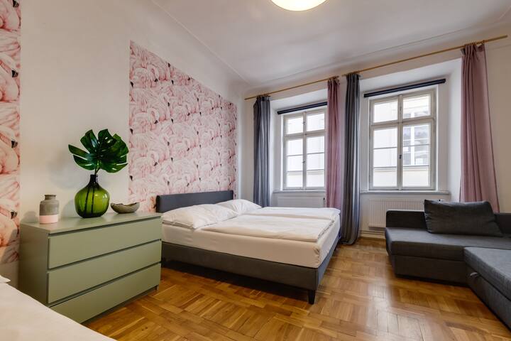 The central classy apartment gallery image 3