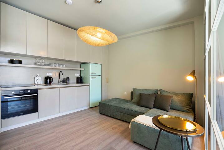 Yalarent Private Rooftop 2BR Central Athens gallery image 3