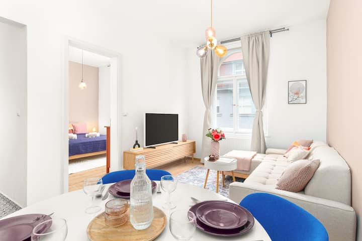 1bdr Apt. W/ Netflix In Quiet & Hip Location! - Prague
