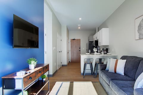 Popular Airbnb listing: Designer Studio | Cleveland Clinic | Free Garage in Fairfax