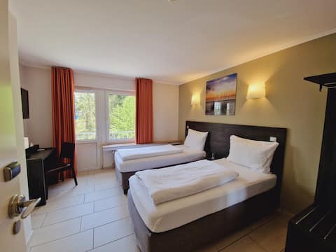 Bedroom 2 beds (separate) @ Bivius