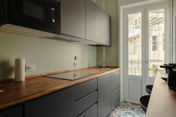 Bright Apartment near Duomo Square – 4 Guests gallery image 3