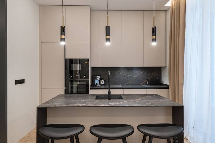 Gran Via XVI 4BR 4BH gallery image 3