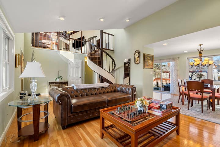 Hot Tub|fire Pit|electric Bikes|projector|garage - Salem, MA