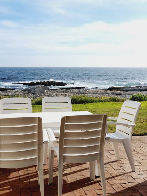 Wavy Daze - Seafront Hermanus