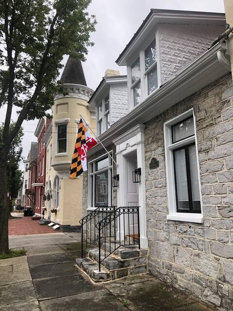 Hub City Cottage