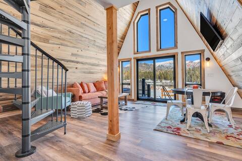 A-Frame, Pikes Peak View, Hot-tub, No Cleaning Fee