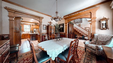 Spacious yet Homey 5 Bedroom Home on 4.5 acres