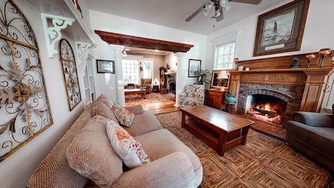 Spacious yet Homey 5 Bedroom Home on 4.5 acres