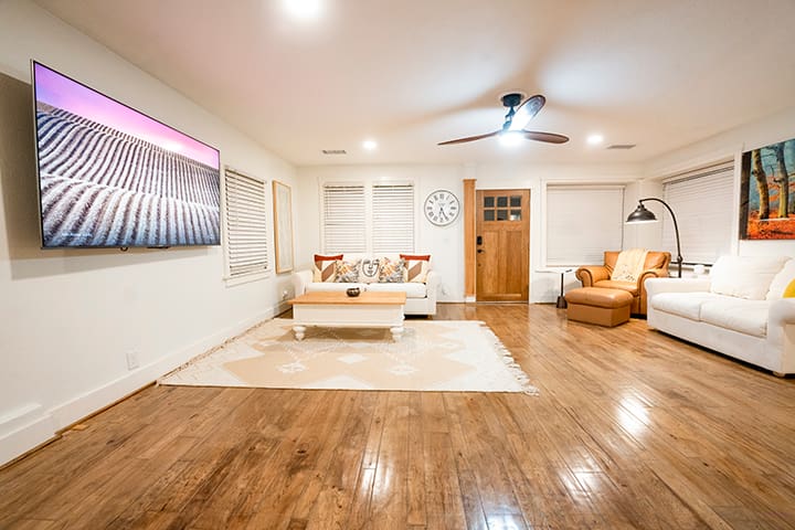 Historic Bungalow w/modern twist