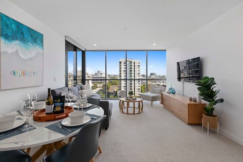Successful Airbnb property: 2Bedroom (King/Queen) Apt near Suncorp FreeCarpark in Brisbane