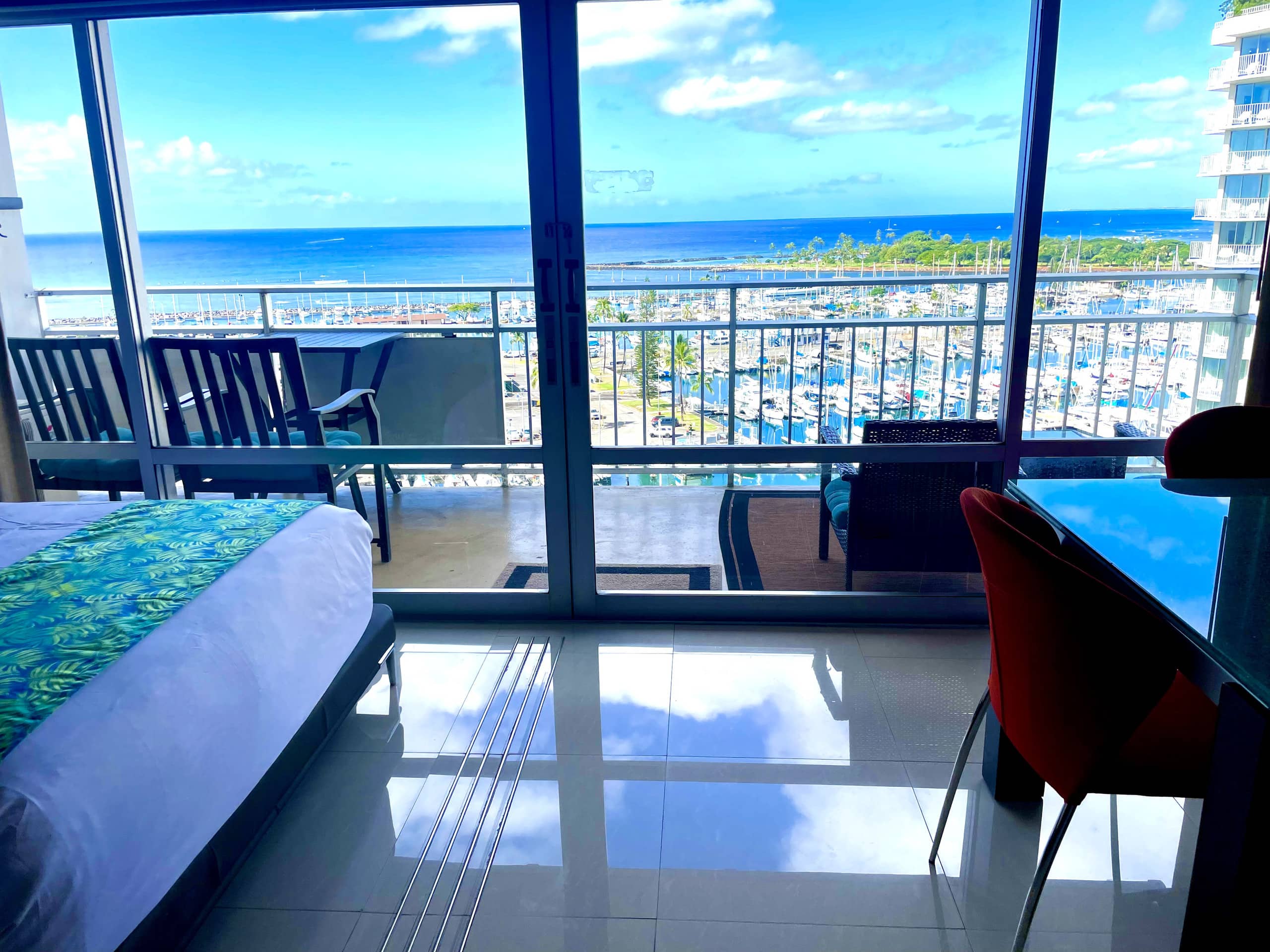 Ocean View 2 Bedroom/2 Bath Condo at Ilikai Resort - Image 2