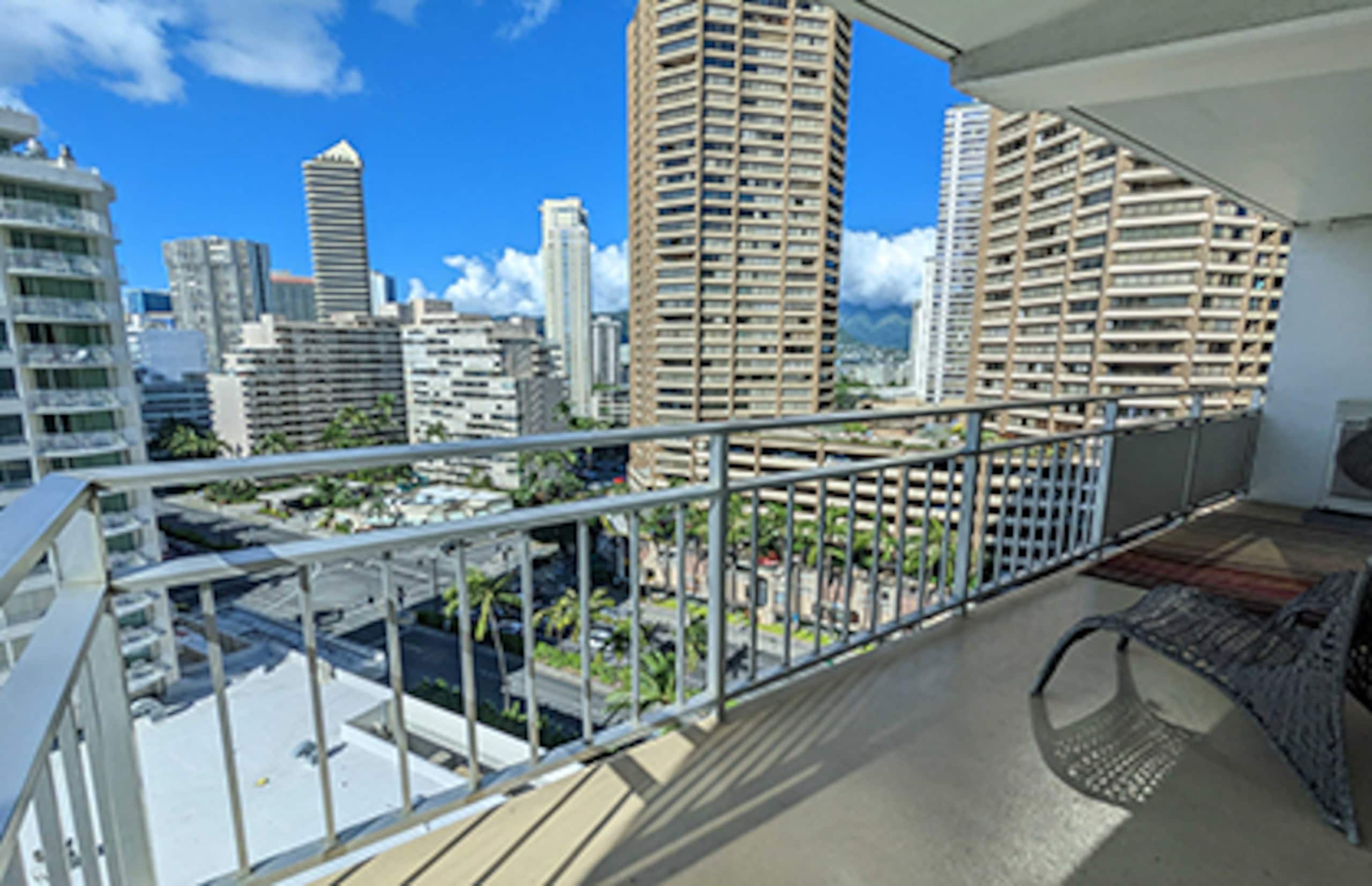 Ocean View 2 Bedroom/2 Bath Condo at Ilikai Resort - Image 22