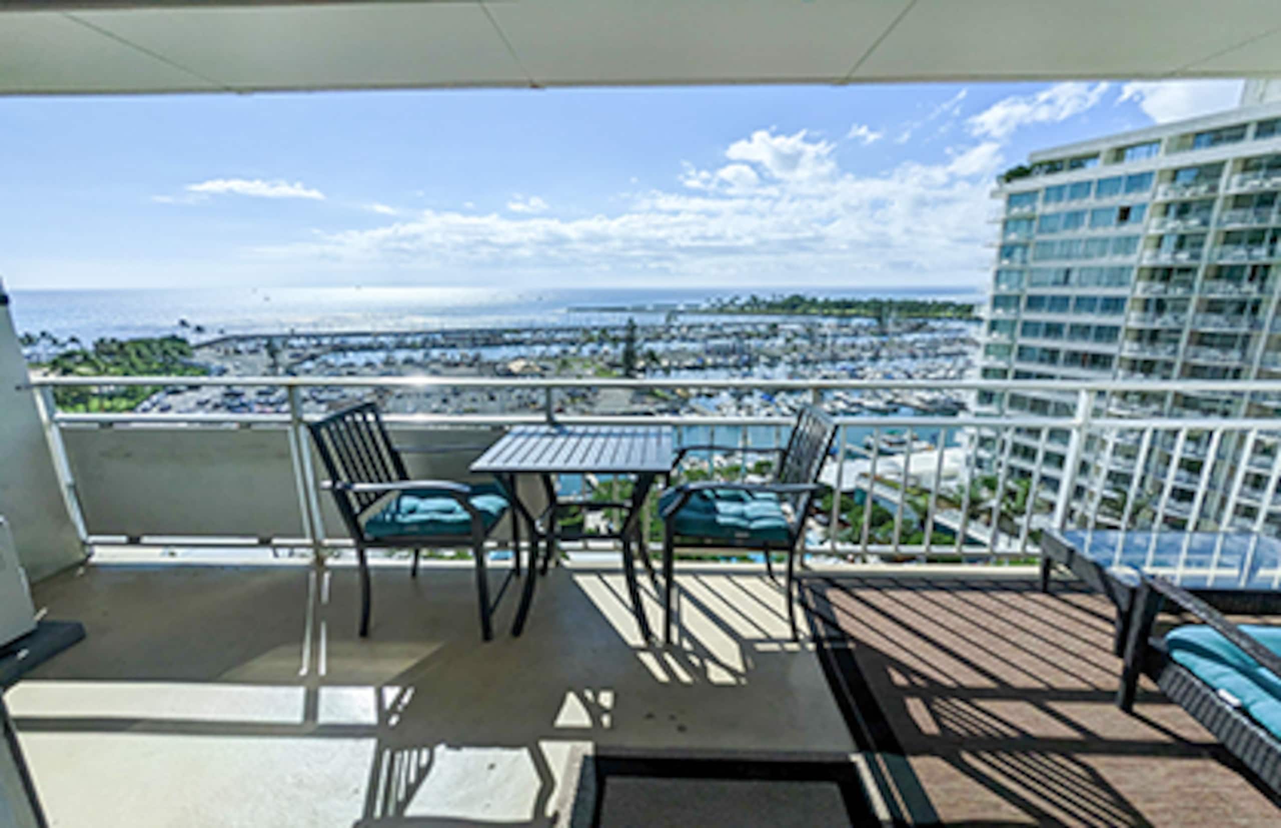 Ocean View 2 Bedroom/2 Bath Condo at Ilikai Resort - Image 20